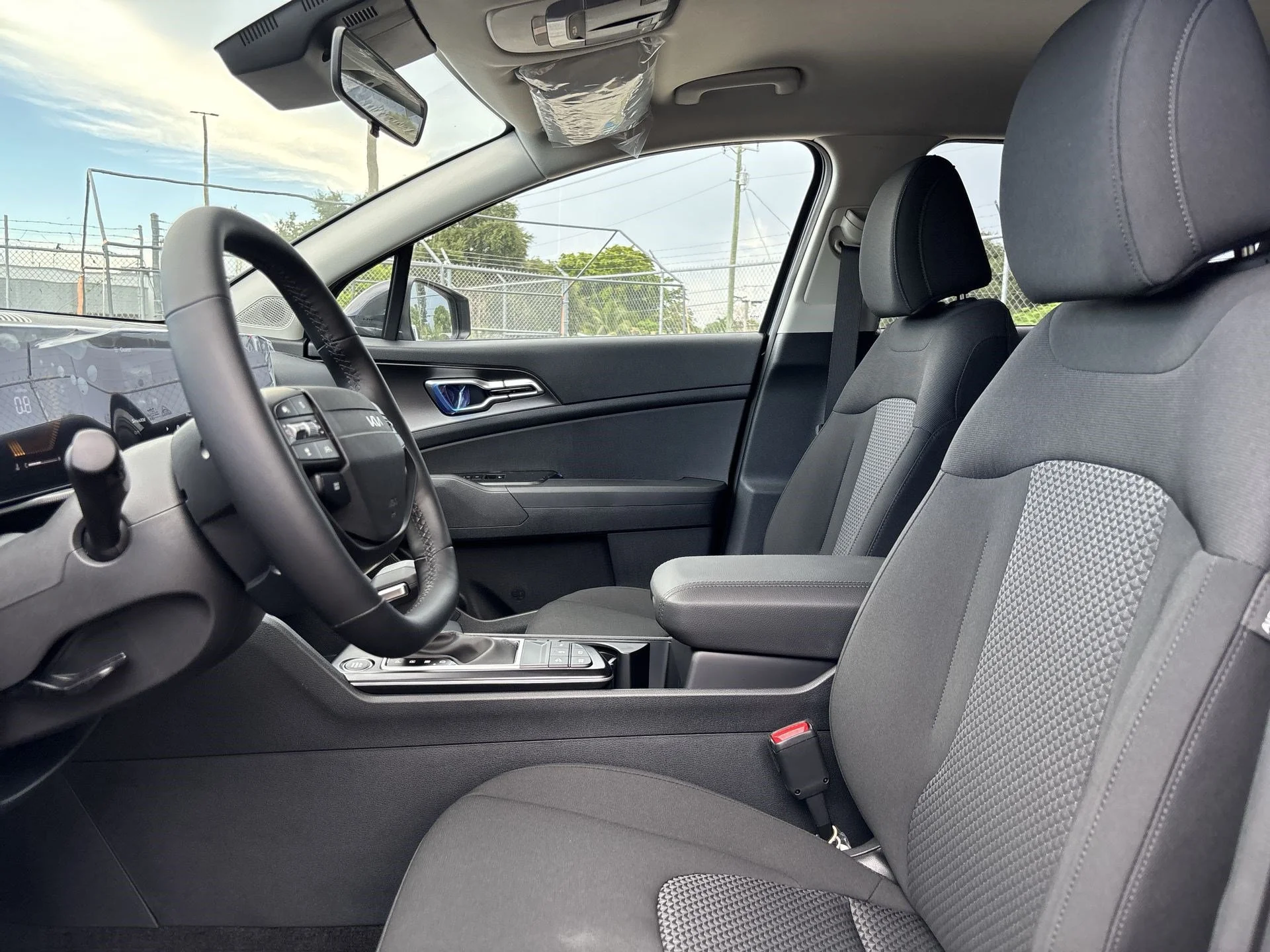 New 2026 Glacial White Pearl Kia LX image 15