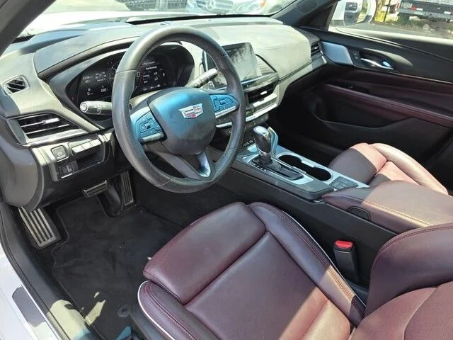 Used 2022 White Cadillac Sport image 22
