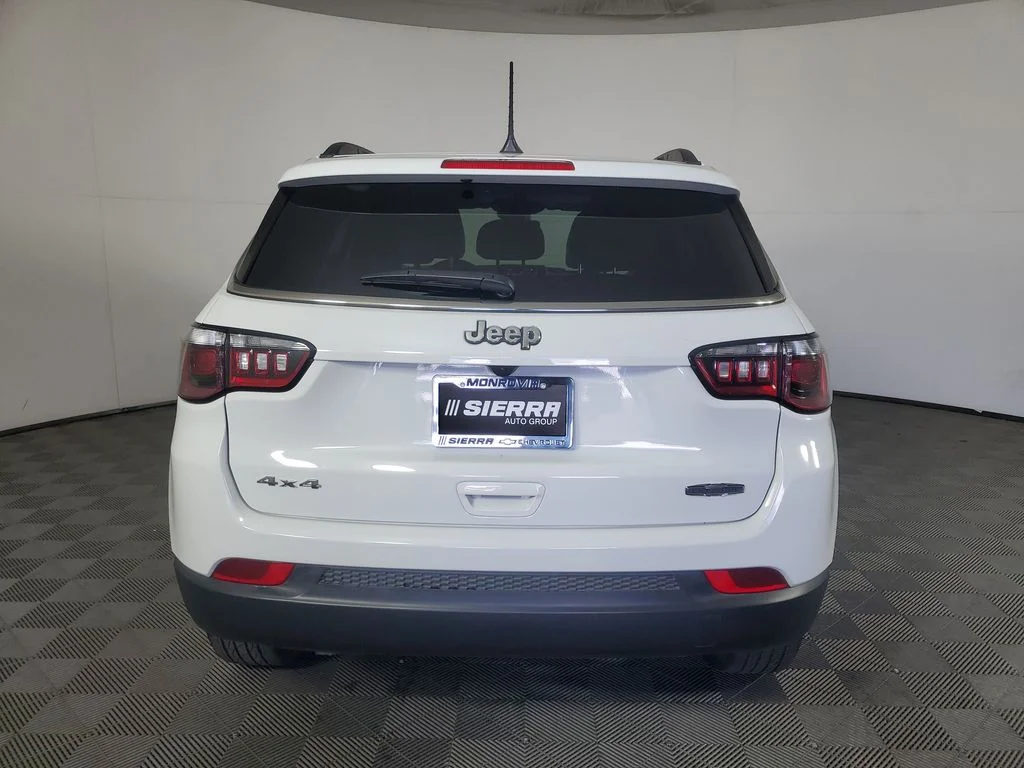 Used 2025 White Jeep Latitude image 5