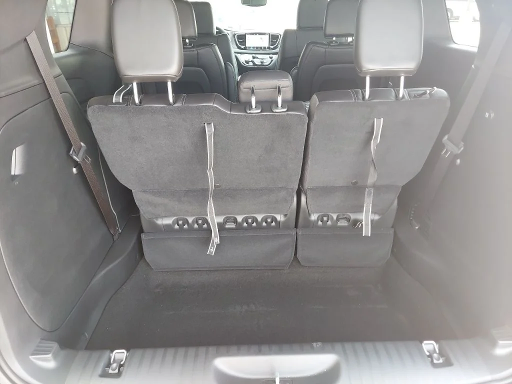 2026 Chrysler Pacifica Select - Photo 42