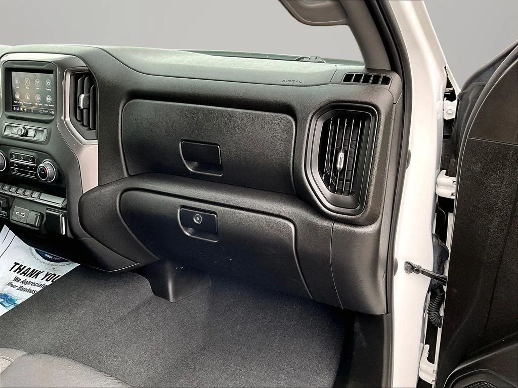 Used 2023 White Chevrolet Custom image 18