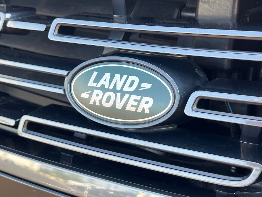 Used 2025 Gold Land Rover SE image 31