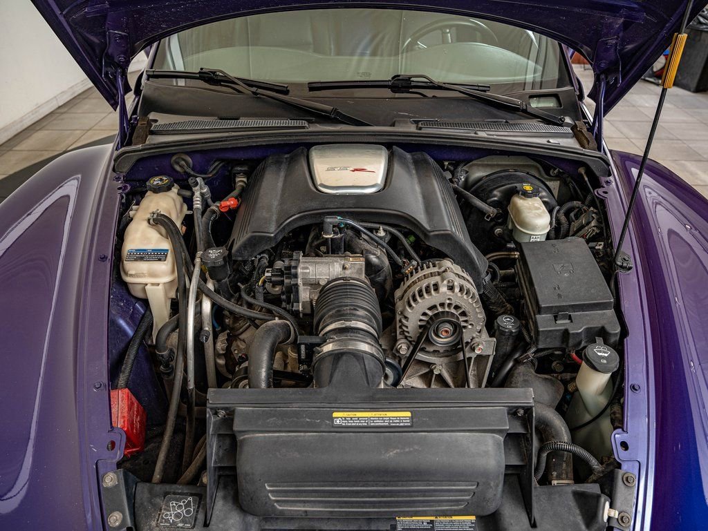 Used 2004 Ultra Violet Metallic Chevrolet  image 40