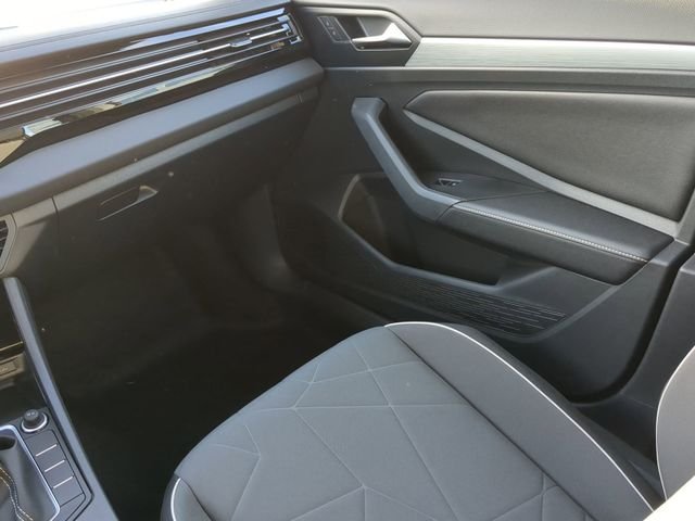 2025 Volkswagen Jetta Sport - Photo 15