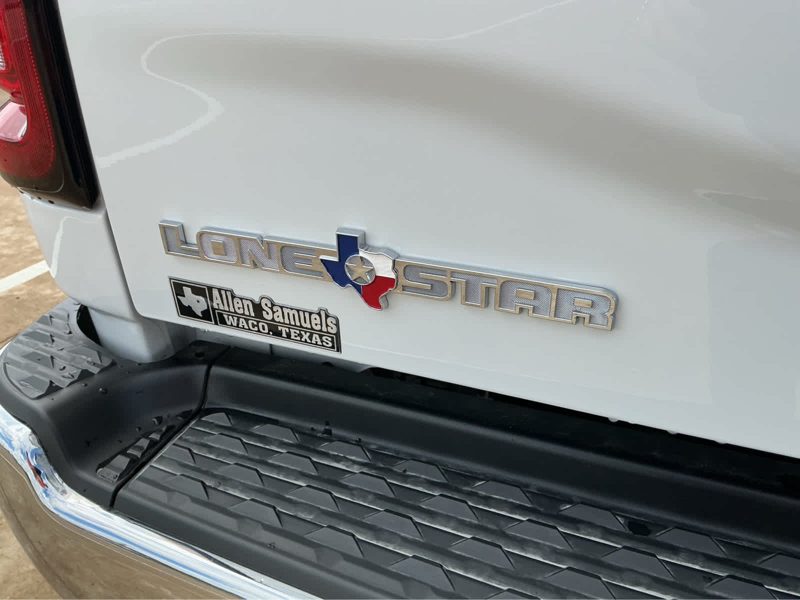New 2026 Bright White Clear-Coat Exterior Paint RAM Lone Star image 11