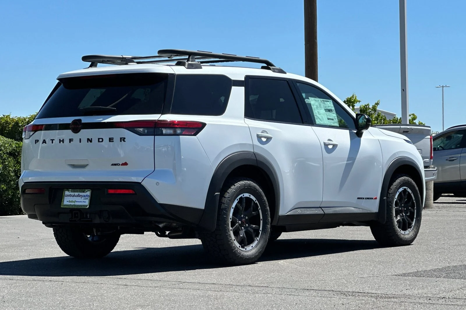New 2026 Everest White Pearl TriCoat Nissan Rock Creek® image 4
