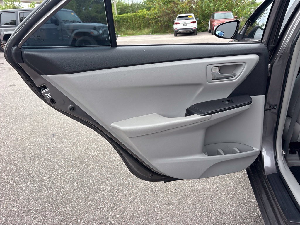Used 2015 Gray Toyota LE image 14