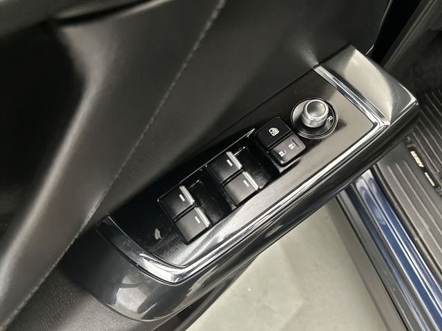 Used 2018 Blue Mazda Touring image 17