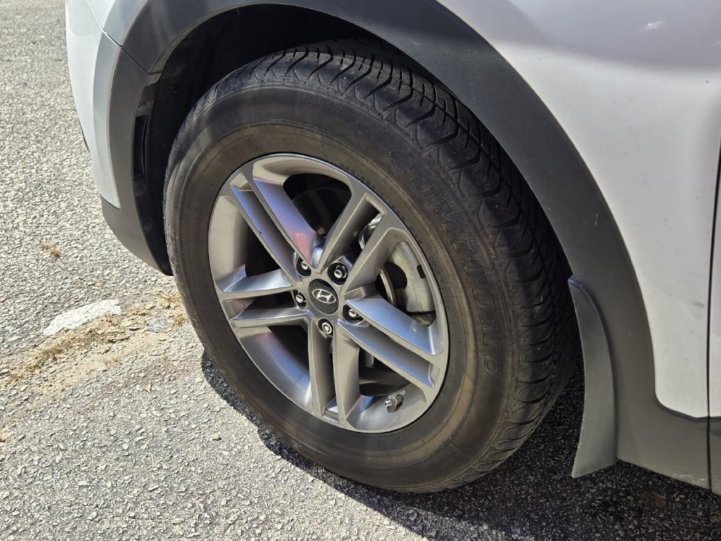 Used 2017 White Hyundai 2.4 Base image 4