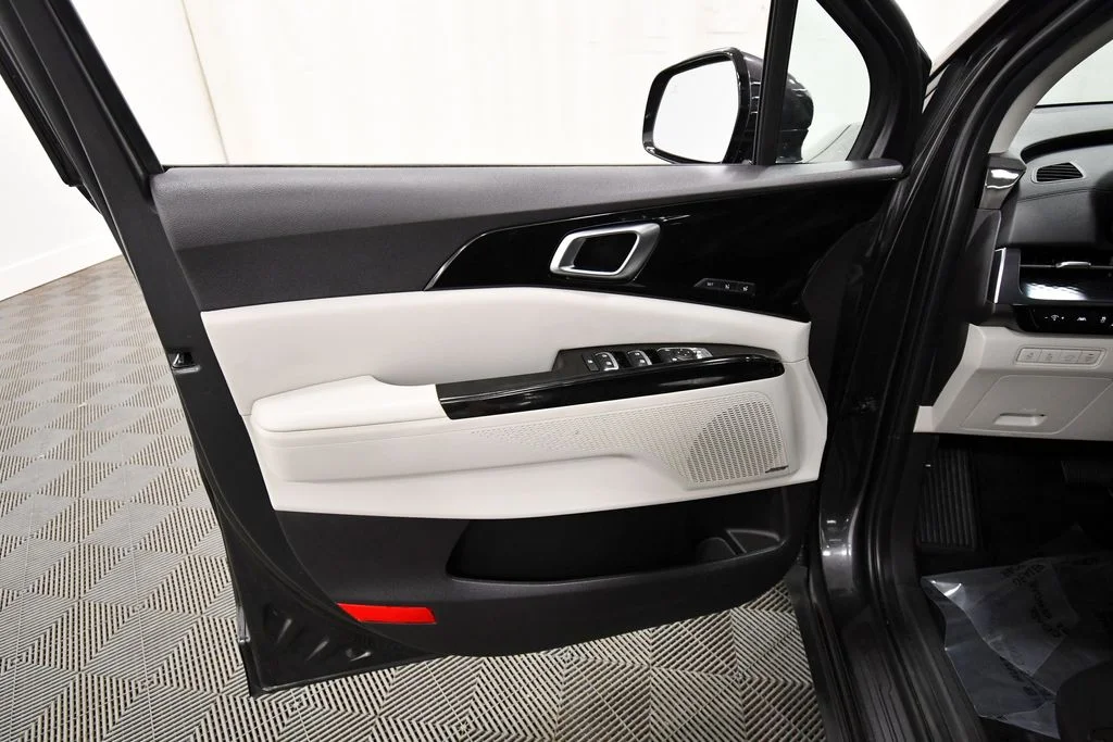 Certified Used 2024  Kia SX Prestige image 13
