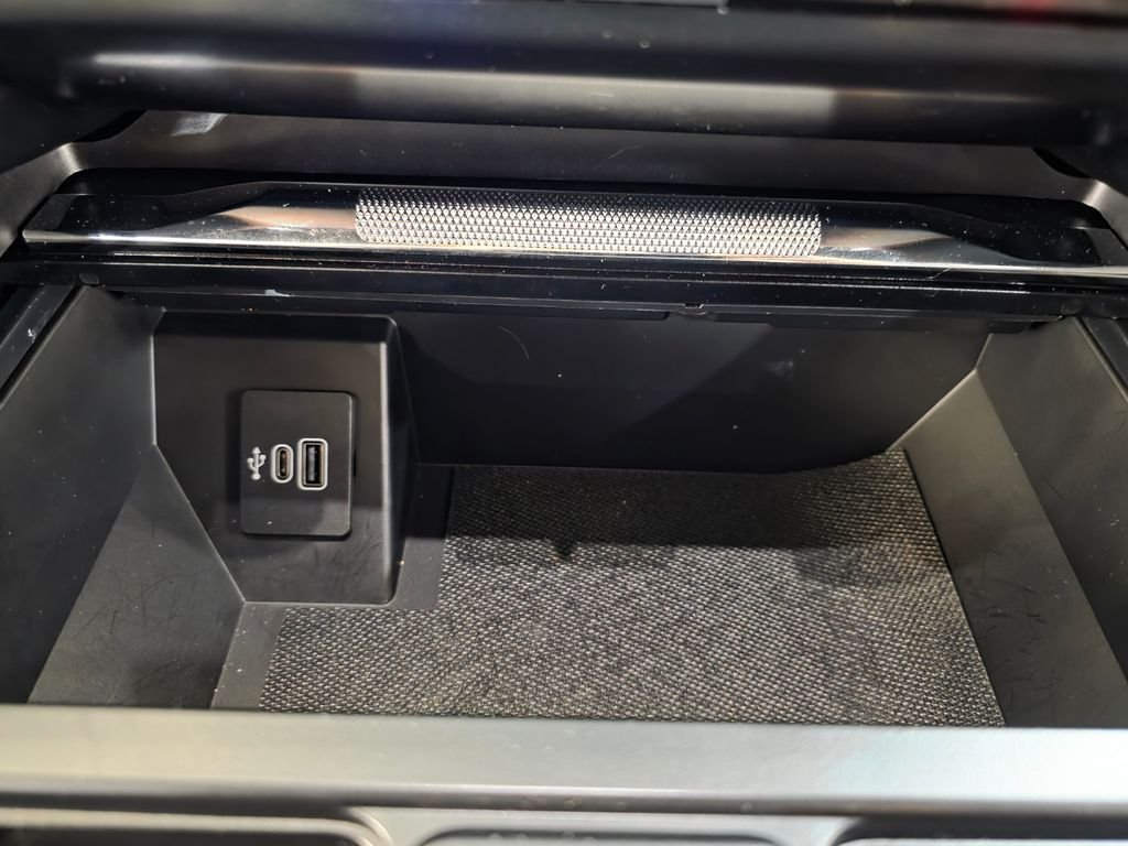 Used 2025 White Ford Lariat image 25