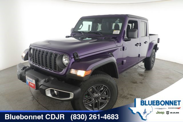 2026 Jeep Gladiator Sport S Auto's photo