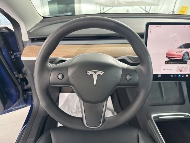 Used 2023  Tesla Base image 22