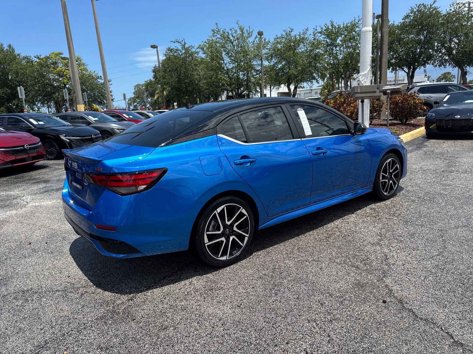 Used 2025 Electric Blue Metallic Nissan SR image 9