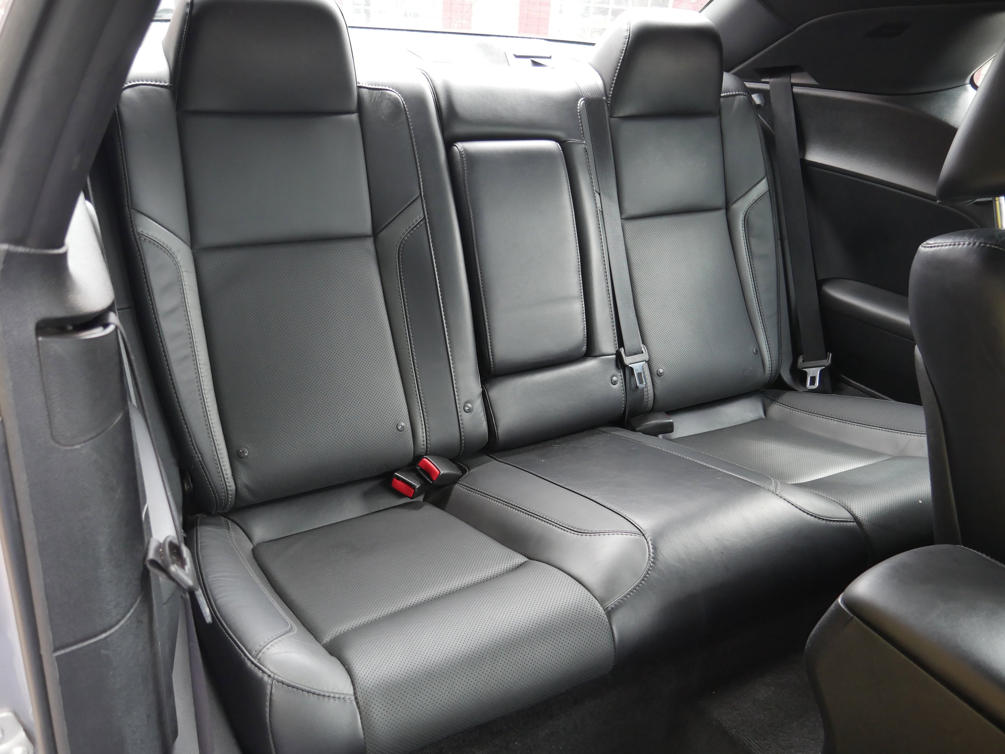 Used 2015 Granite Crystal Clearcoat Metallic Dodge R/T Plus image 27