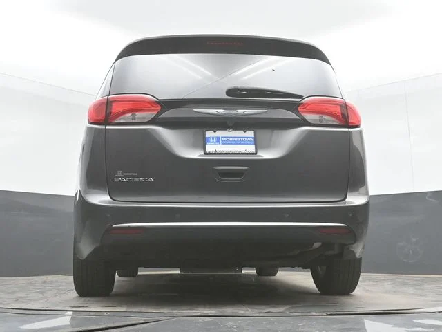 Used 2017 Gray Chrysler Touring L Plus image 48