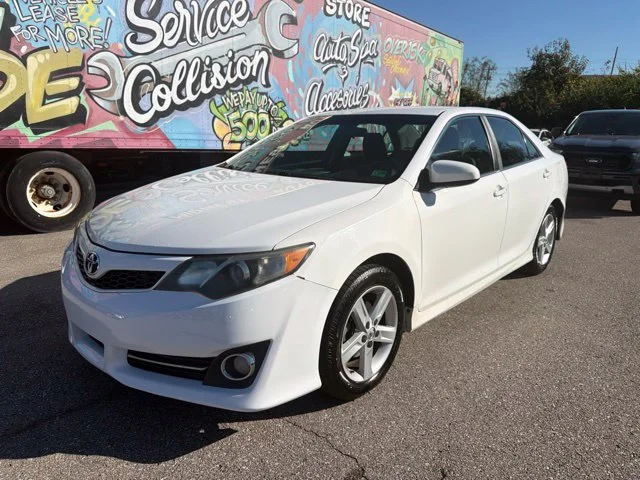 Used 2013 White Toyota SE image 3