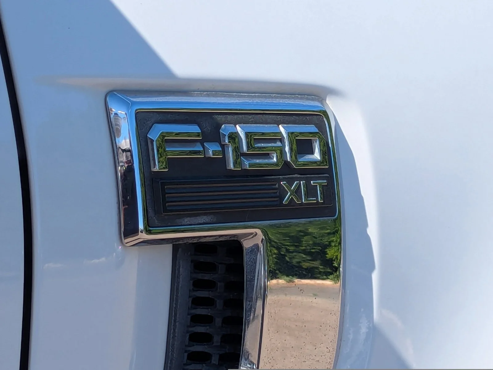 Used 2021 Oxford White Ford XLT image 10