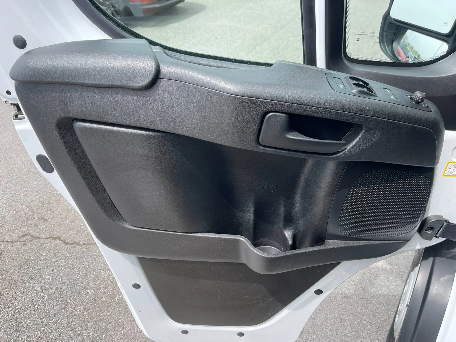 Used 2025 White Ram Base image 12