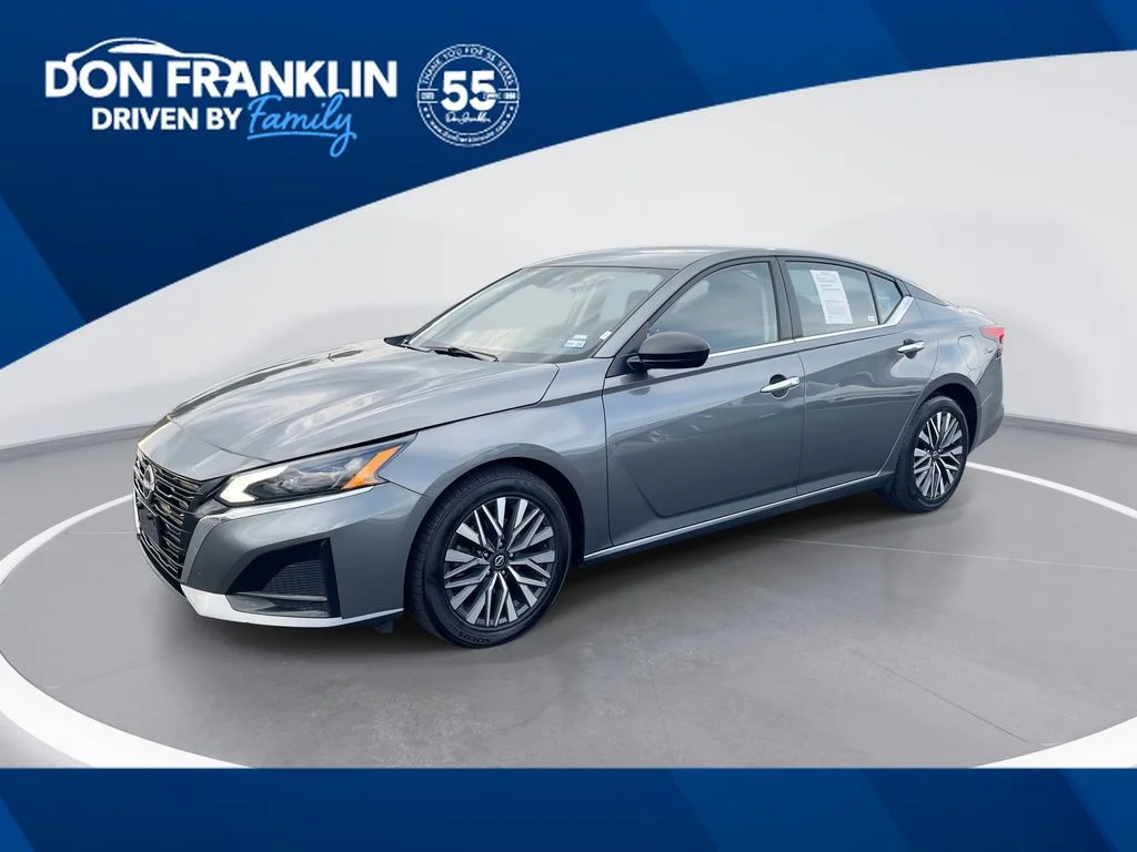 Used 2024 Gray Nissan 2.5 SV image 1