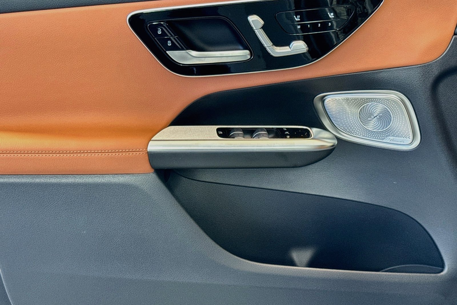 New 2026 Cirrus Silver Metallic Mercedes-Benz GLC 300 image 16