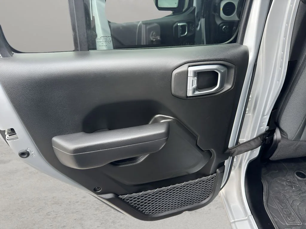 Used 2024 Silver Zynith Clearcoat Jeep Sport S image 16