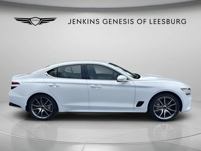 Used 2025 White Genesis 2.5T image 2