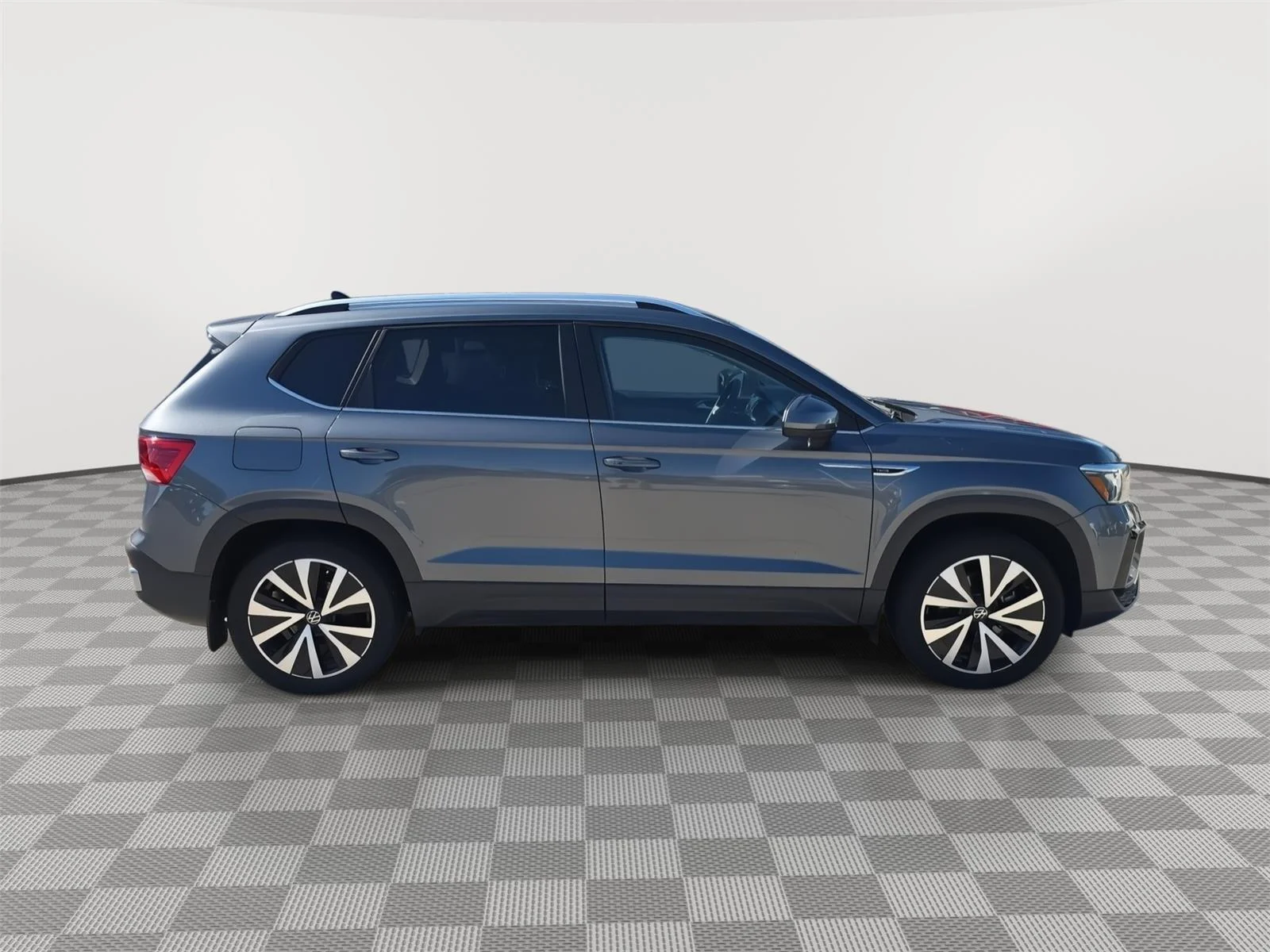 Used 2023 GRAY Volkswagen SE image 21