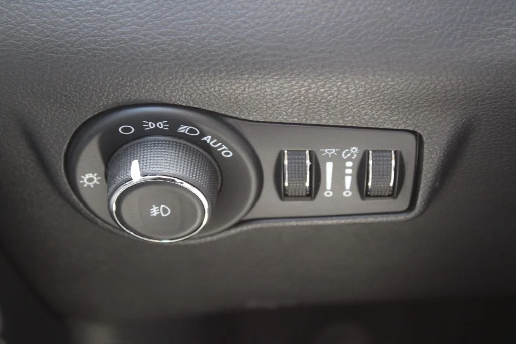 Used 2023 Black Jeep Limited image 30