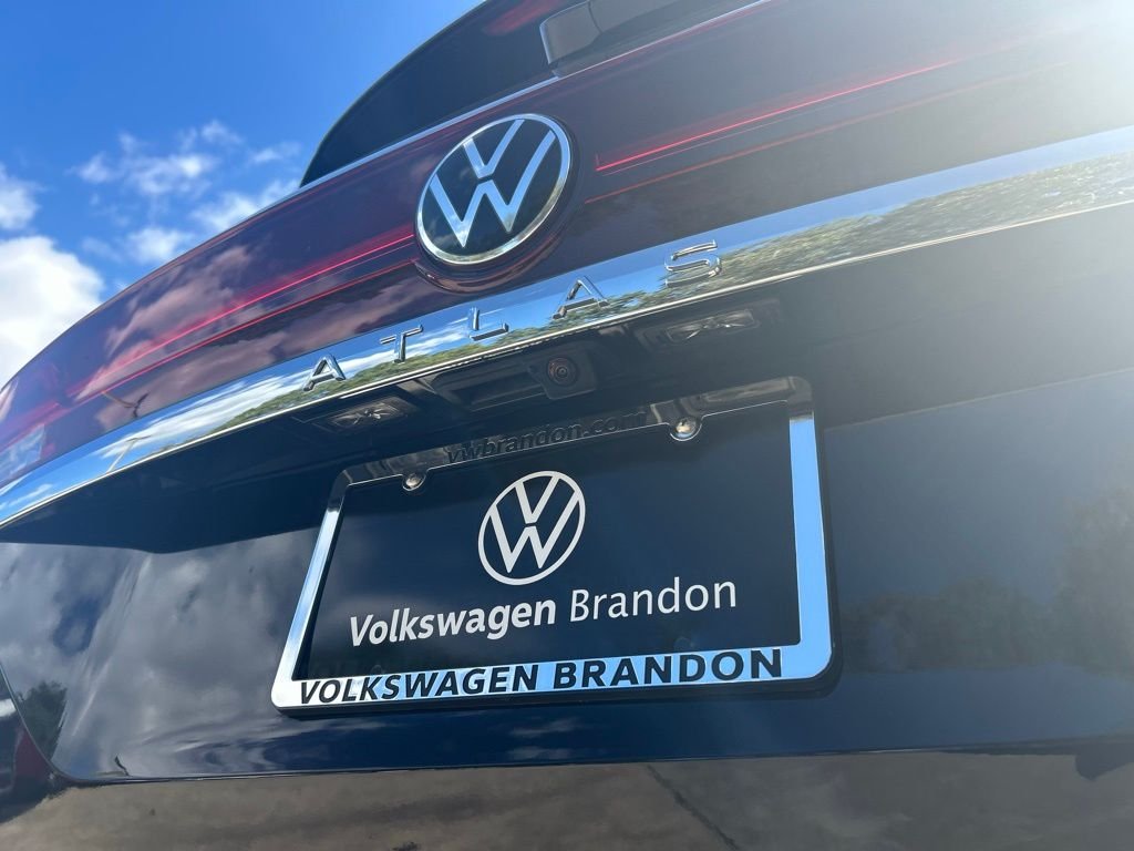 New 2026 Black Volkswagen SE w/Technology image 44