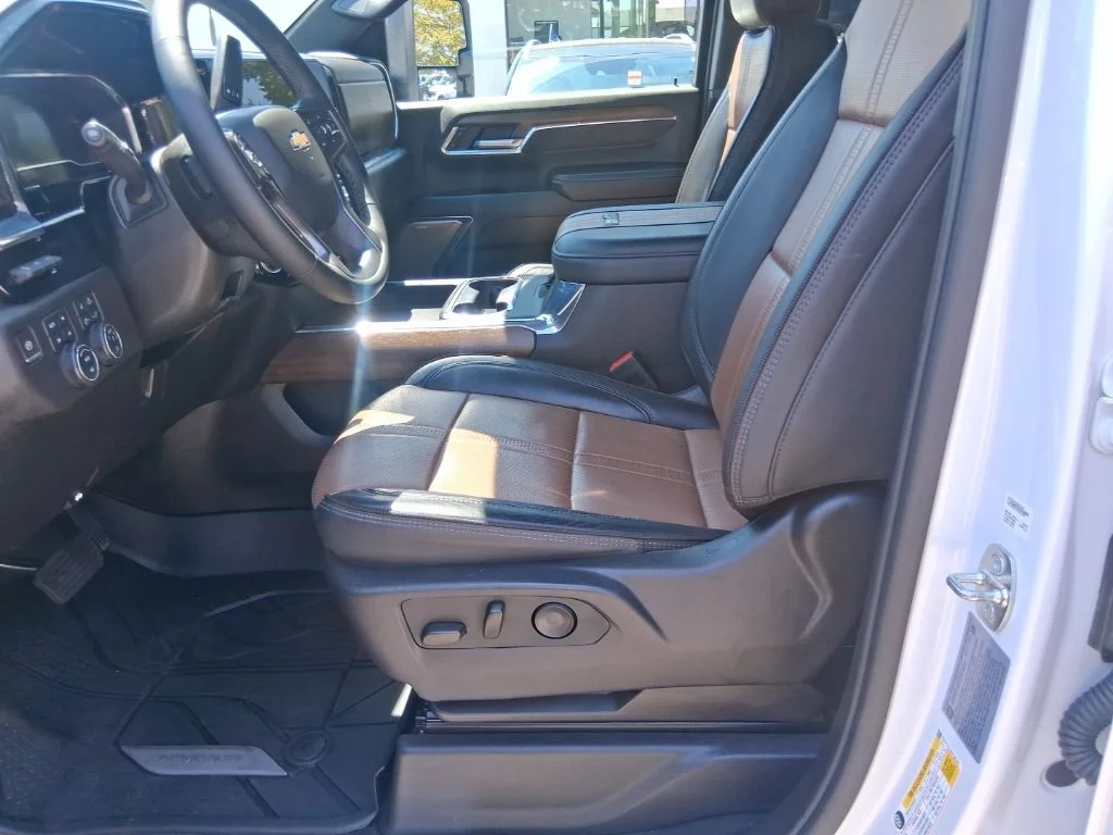 Used 2024 Beige Chevrolet High Country image 17