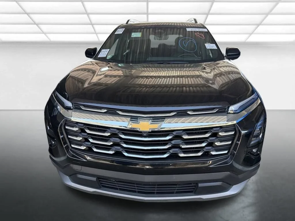 Used 2025 Mosaic Black Metallic Chevrolet LT image 6