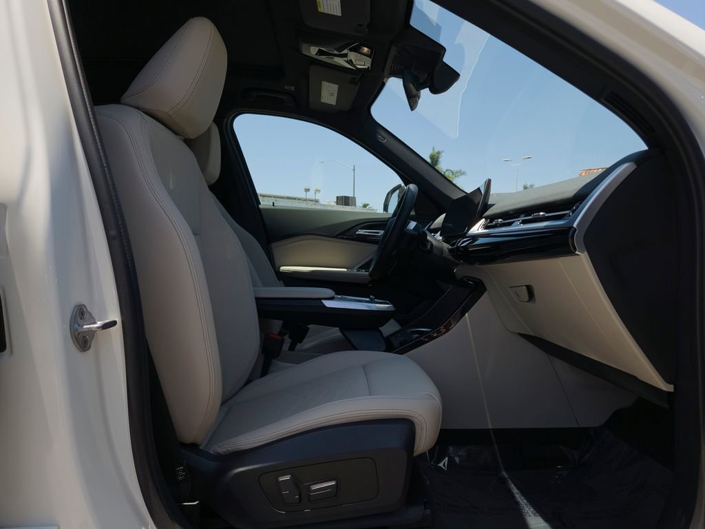 Used 2023 Alpine White BMW xDrive28i image 22