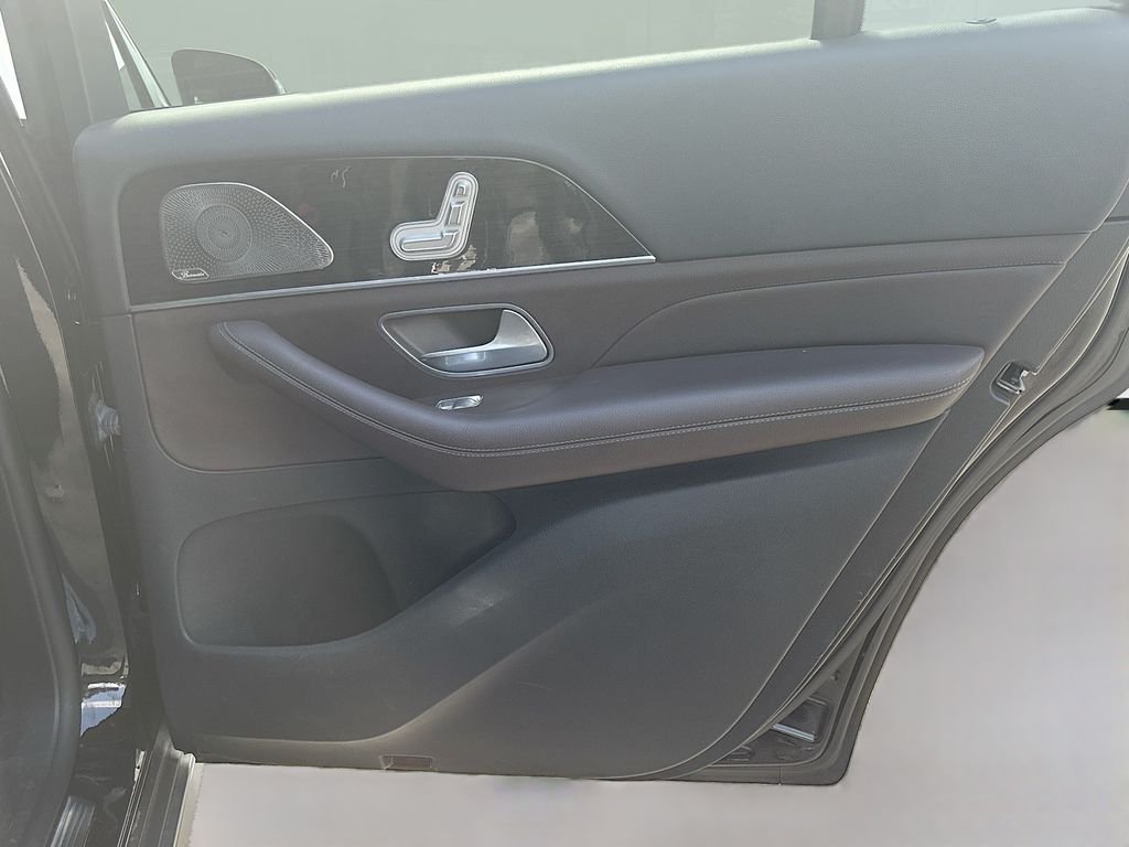Used 2022 Black Mercedes-Benz GLS 450 image 21