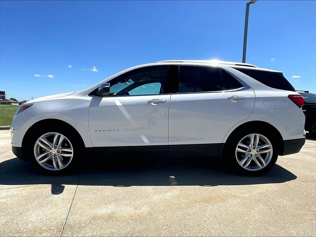Used 2020 White Chevrolet Premier image 3