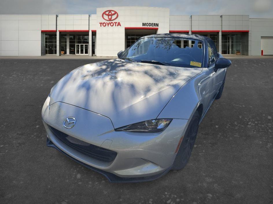 Used 2023 Platinum Quartz Metallic Mazda Club image 3