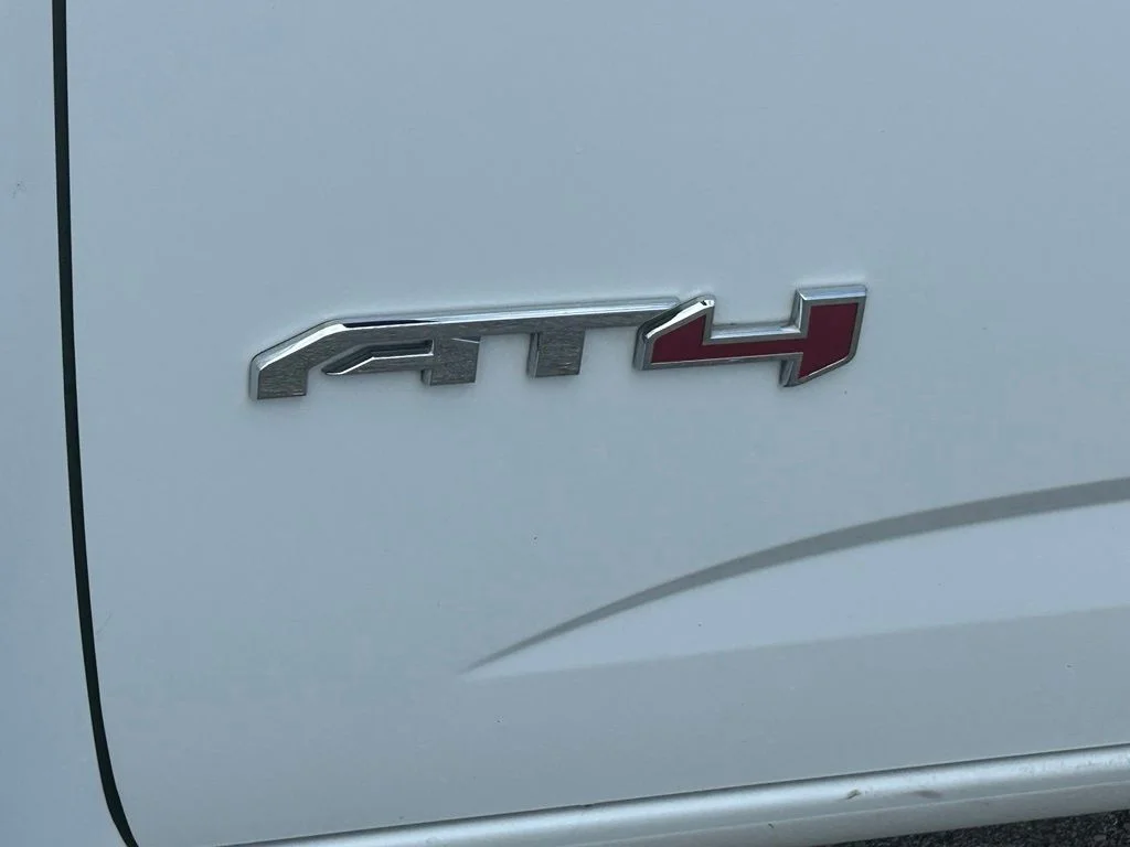 Used 2021 Summit White GMC AT4 w/Leather image 18