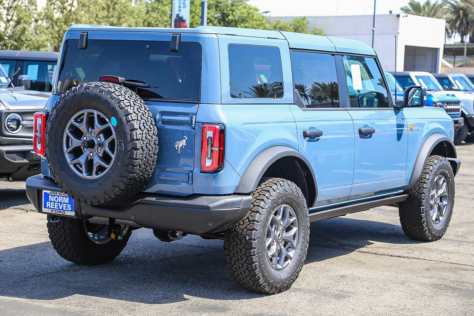 New 2025 Azure Gray Metallic Tri-Coat Ford Badlands® image 6