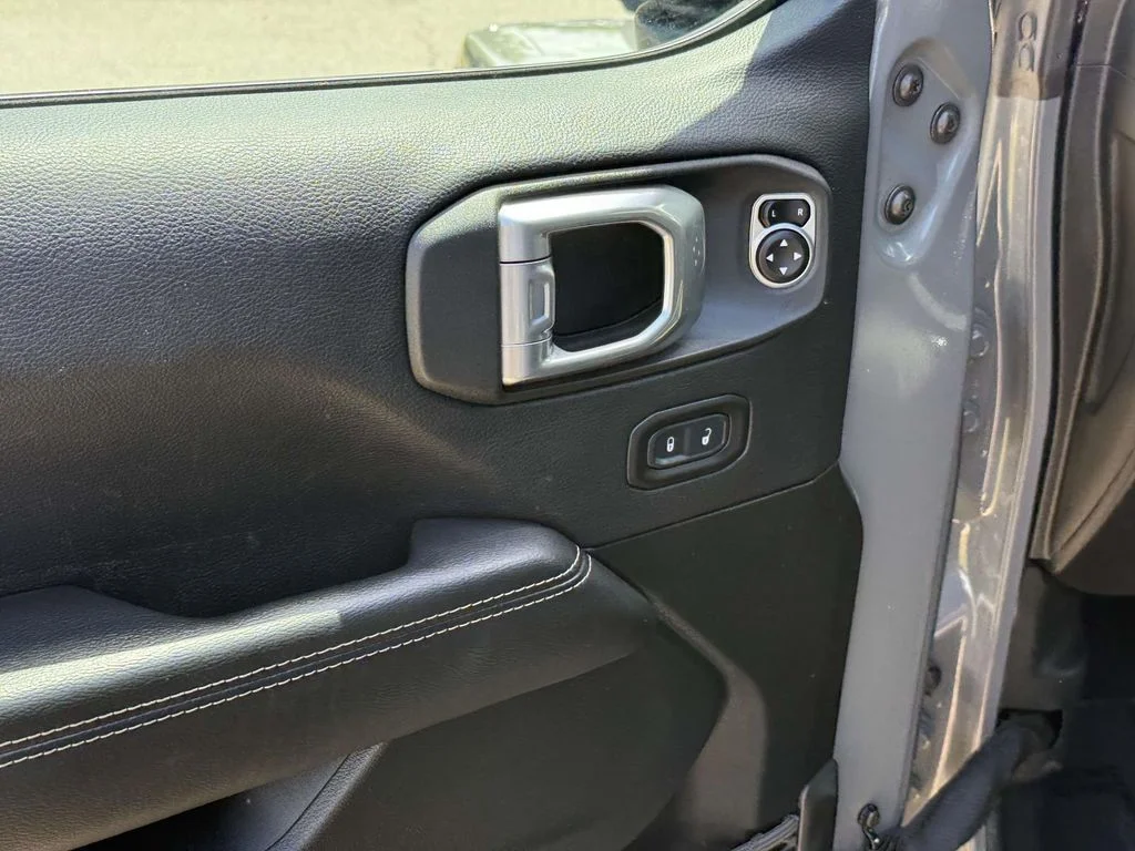 Used 2021 Gray Jeep Unlimited Sahara image 32