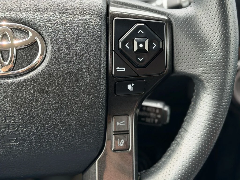 Used 2020 Gray Toyota Venture image 14