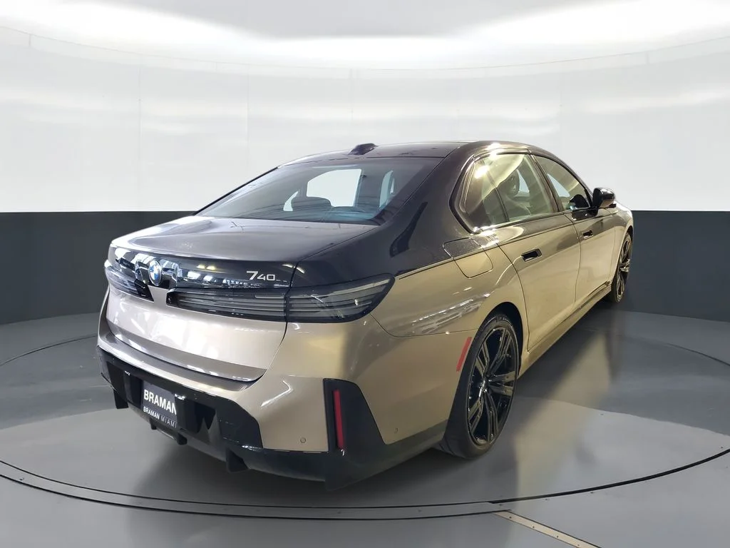 New 2027 BMW Individual Two-Tone Oxide Grey Metallic with Black Sapphire Metallic BMW  image 3