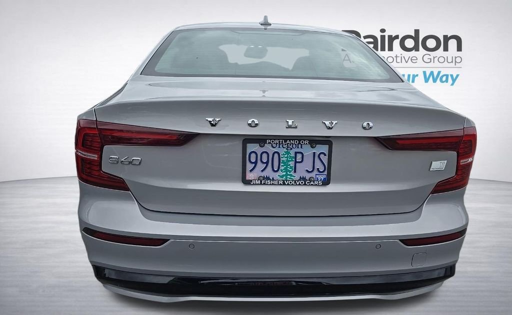 Used 2023  Volvo T8 Plus Dark Theme image 5