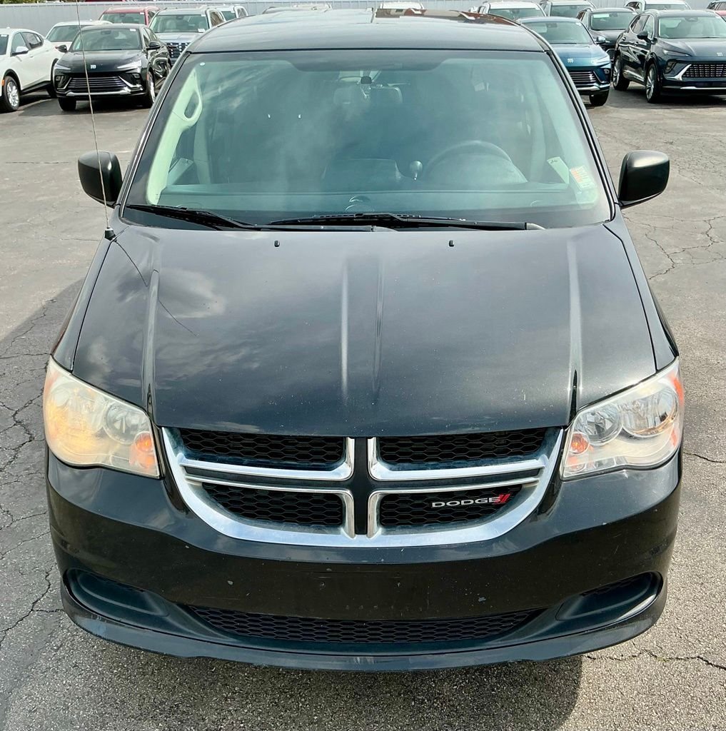Used 2018 Black Dodge SE image 11