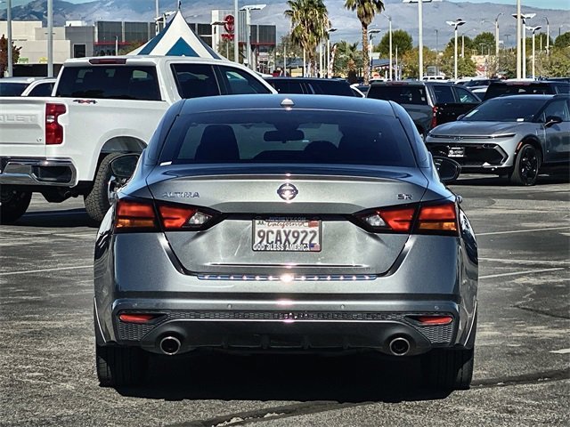 2022 Nissan Altima SR photo 4