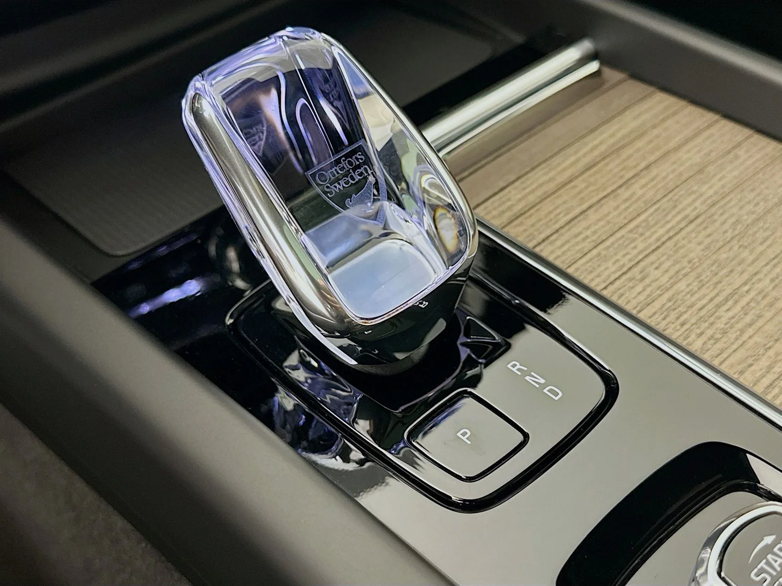 2026 Volvo XC60 Plus - Photo 28