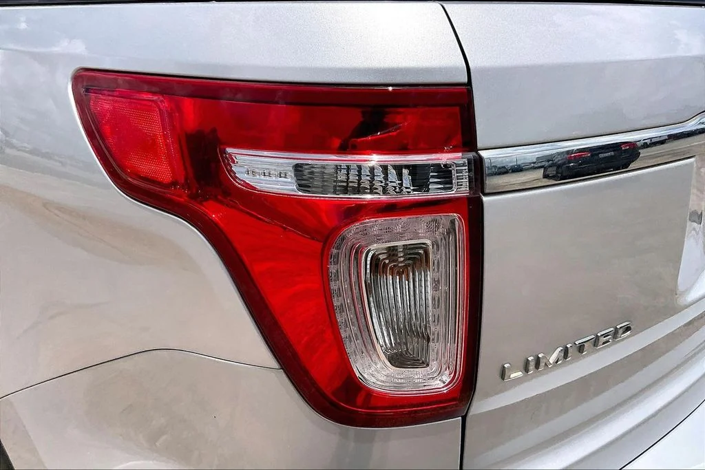 Used 2013 Silver Ford Limited image 20