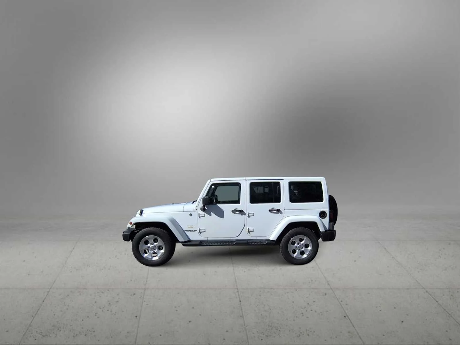 Used 2014 Bright White Clearcoat Jeep Sahara image 5