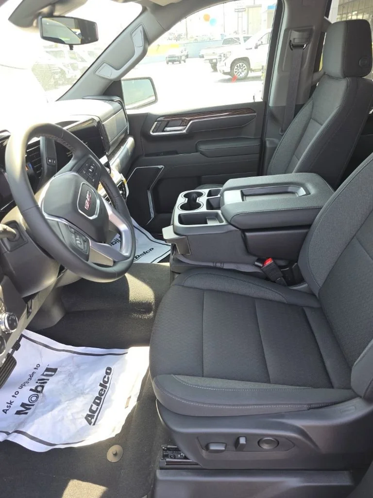 New 2026 Onyx Black GMC SLE image 5
