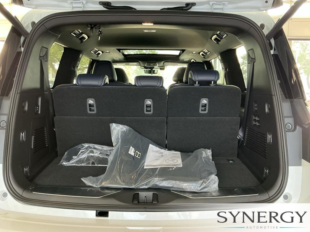 New 2027 RADIANT WHITE INFINITI Sport 4WD image 30
