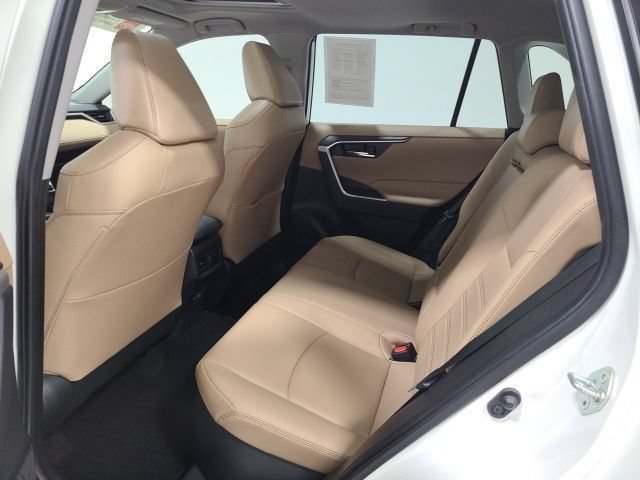 Certified Used 2022 Blizzard Pearl Toyota Hybrid XLE Premium image 18